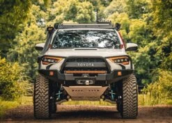 Toyota 4Runner (2014-2024) Hi-Lite Overland Front Bumper [Bull Bar]